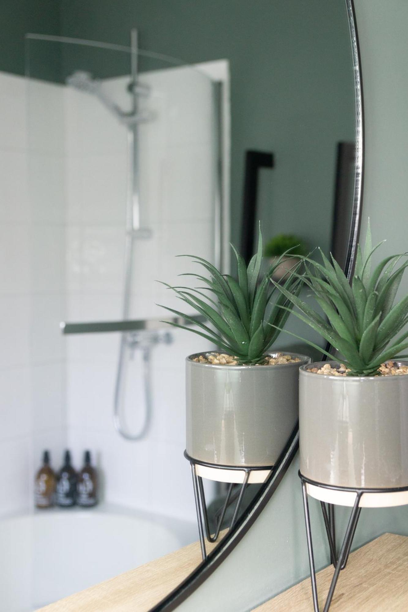 Townhouse In Trendy Suburb Of Hoole Apartment เชสเตอร์ ภายนอก รูปภาพ